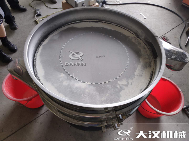 篩分過程中帶有水分的物料會影響篩分效果嗎？